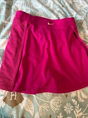 Nike Women’s Hot Pink Athletic Skort XS